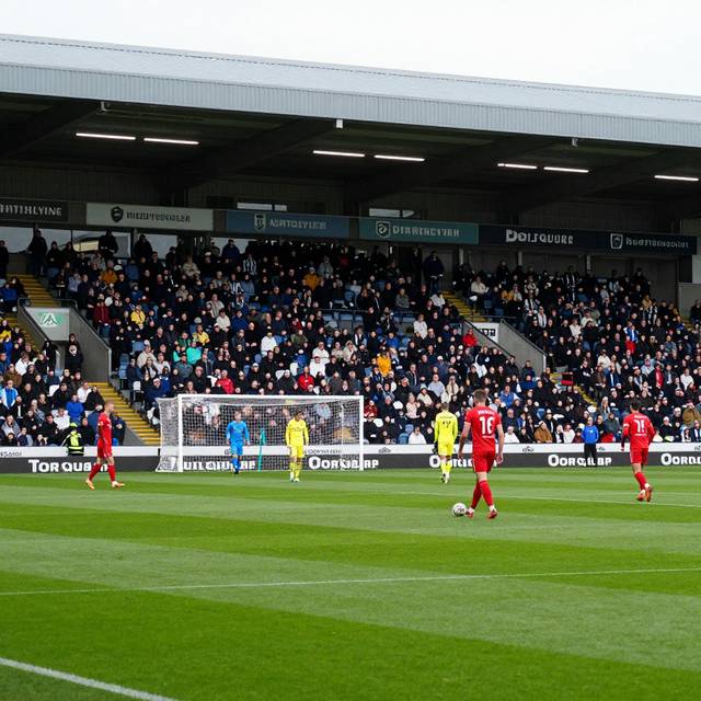 Weston-super-Mare vs Torquay: Dự đoán trận giao hữu hấp dẫn ngày 18/07